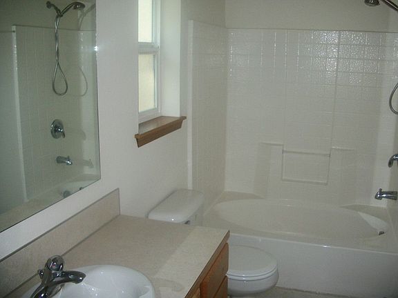5th image of 9704 Overlook Dr NW