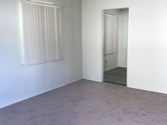 4th image of 3813 Villa Ter #3813