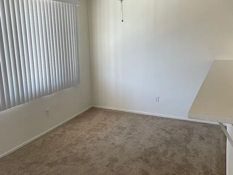 524 Avenue G #21 — Photo 8