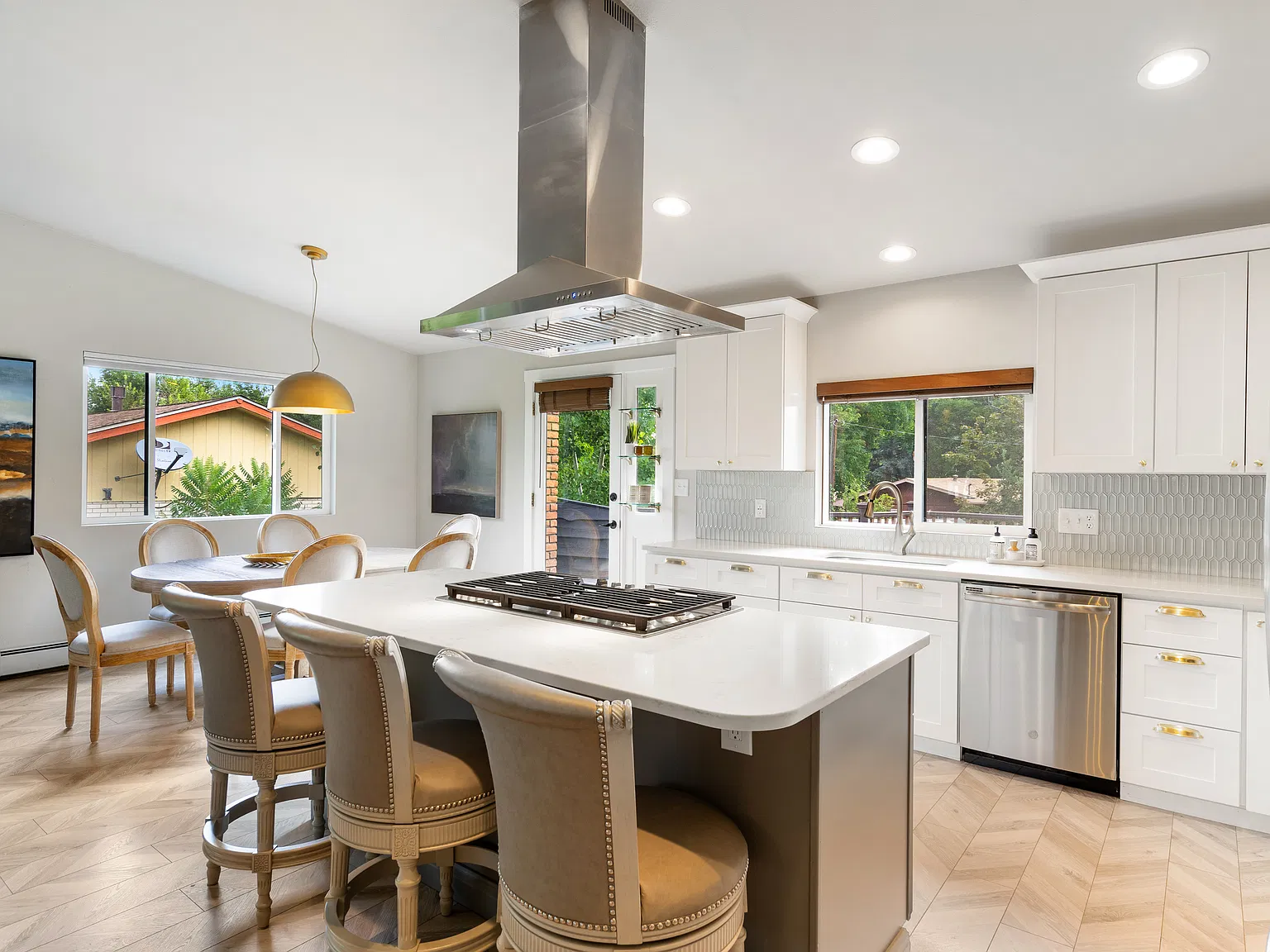 3322 Apple Ave — Photo 4