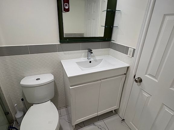 3rd image of 15 Nickle St #1