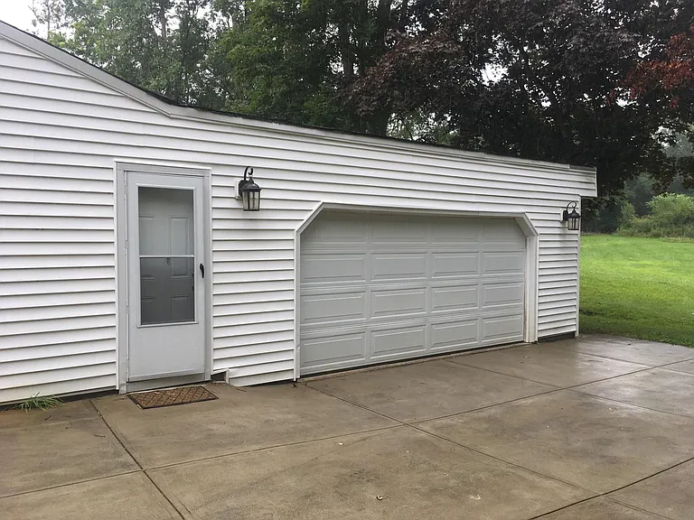 13331 Caves Rd — Photo 2