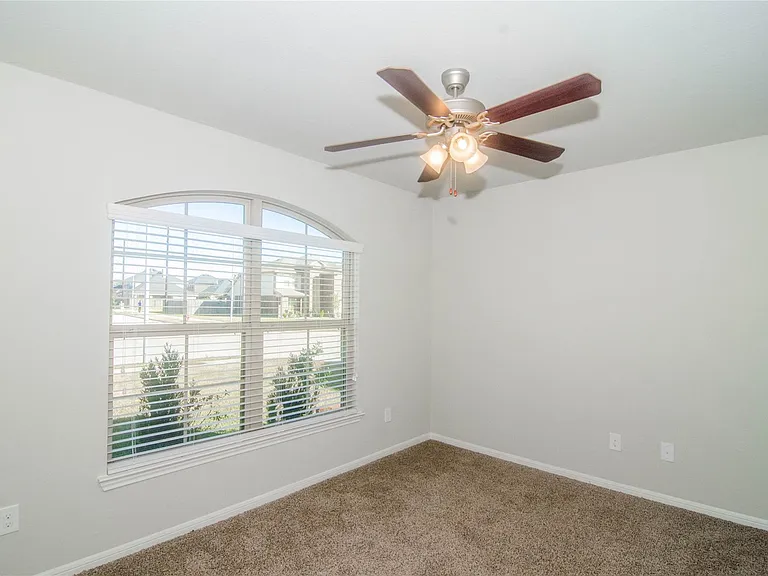 29219 Dunns Creek Ct — Photo 7