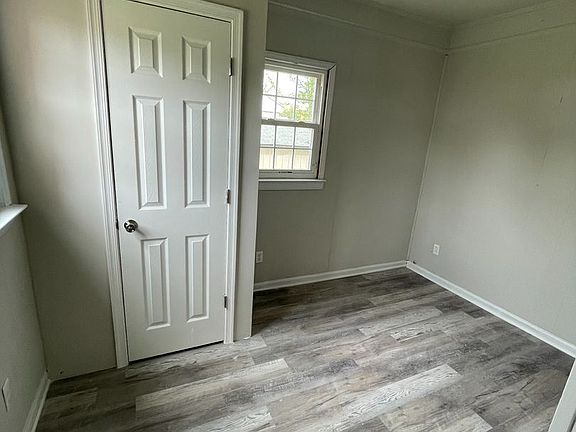 3rd image of 4509 Eastover Ave