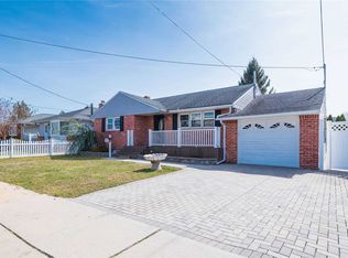 5 Grant Ave, Bethpage, NY 11714