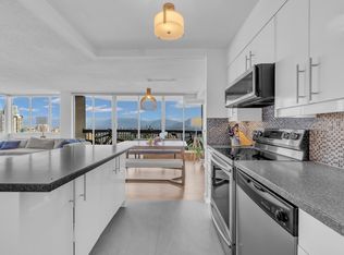 6540 Burlington Ave #2006, Burnaby, BC V5H4G3
