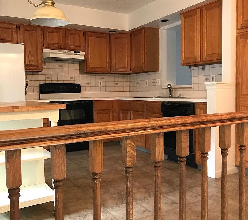 2nd image of 1221 Travis View Ct