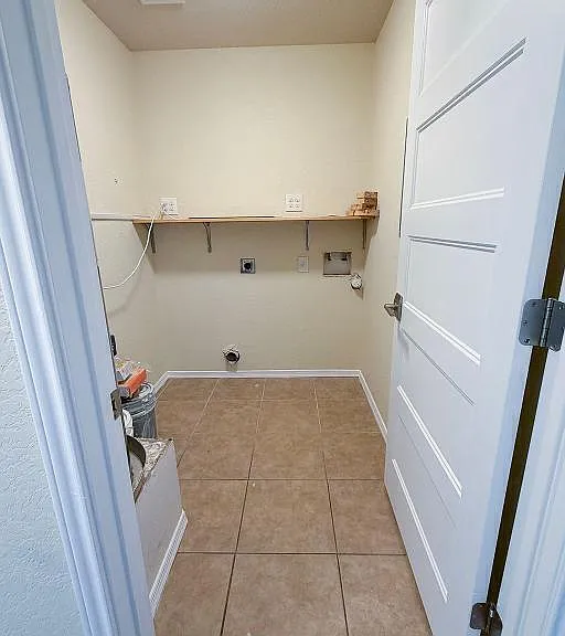 220 Hansford St — Photo 6