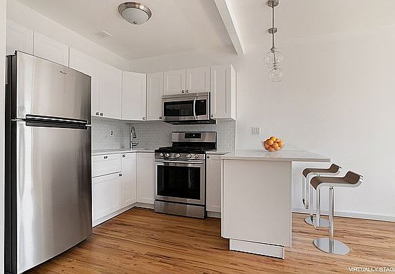 3rd image of 109 Pulaski St APT 3