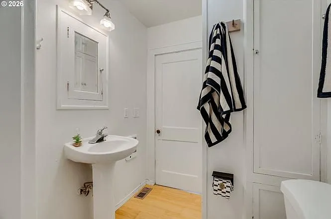 6351 NE 34th Ave — Photo 18