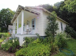 6 Lakeview Dr, Philmont, NY 12565