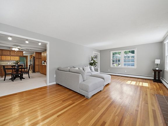 4th image of 118 Lancelot Avenue