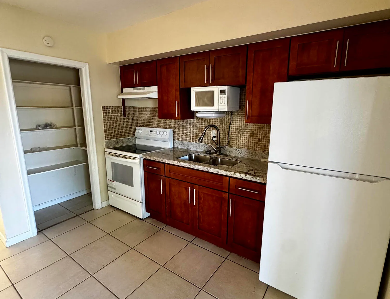 2 bed, 2.0 bath, 1184 sqft, $2,450 — Photo 4