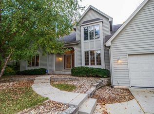 6768 S 35th St, Franklin, WI 53132