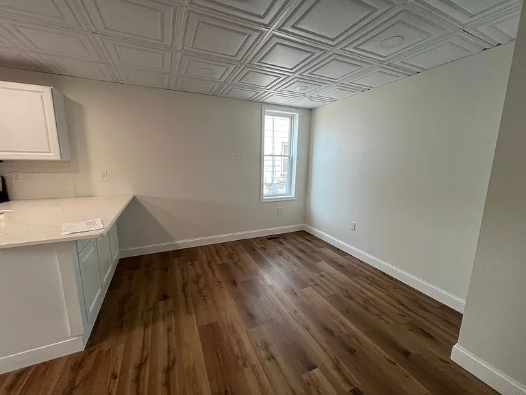820 Main St — Photo 10