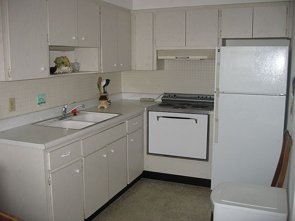 3rd image of 13940 Anona Heights Dr APT 39
