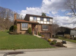 118 Huron Dr, Carnegie, PA