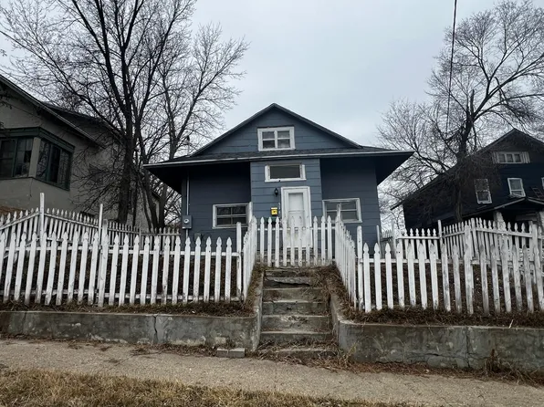 516 3rd St SE, Minot, ND 58701