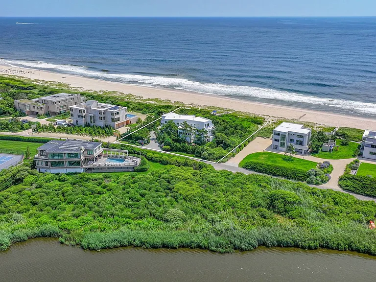 179 Mid Ocean Dr — Photo 26