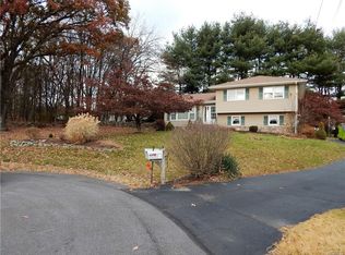 9 Dun Donald Cir, Middletown, NY 10941