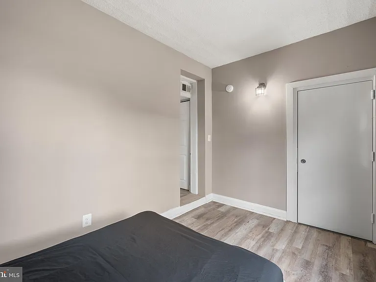 1526 V St SE #2 — Photo 11
