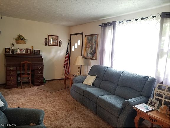 3rd image of 632 W Texas Ave
