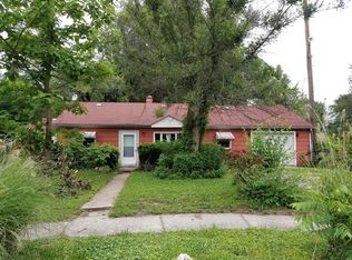 8225 Saint Phillips Dr, East Saint Louis, IL 62203