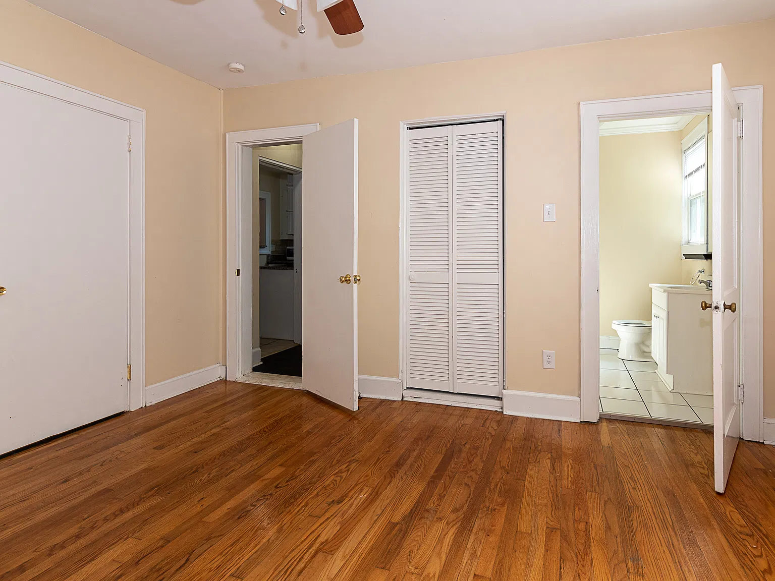 3 bed, 1416 sqft, $2,300 — Photo 2