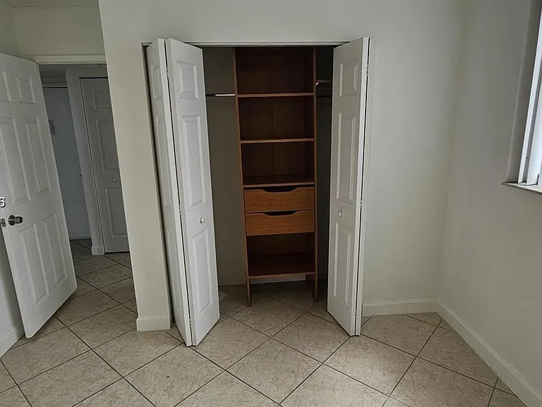 1700 N River Dr #1009 — Photo 9