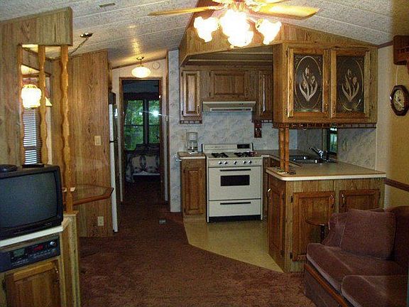 3rd image of 3681 Topaz Ln