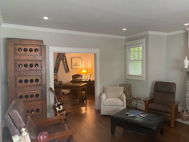 4409 Elkins Ave — Photo 6