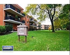 1st image of 2572 Oakwood Dr