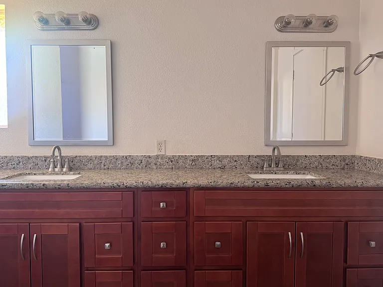 3945 W Mission Ln — Photo 13