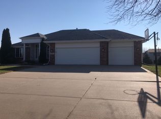 313 Elk Ridge Dr, Papillion, NE 68046