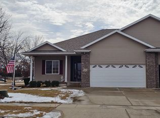 4821 Briarwood Dr, Cedar Falls, IA 50613