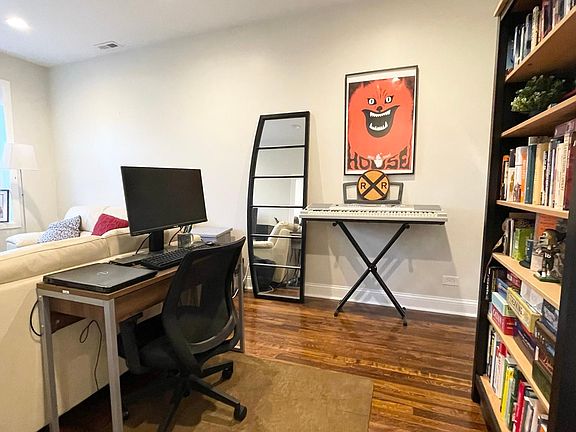 4th image of 2239 W Cortland St #3
