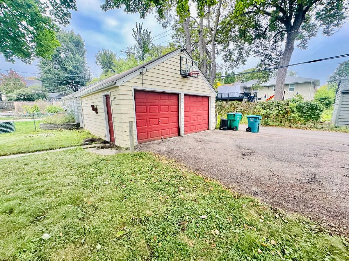 2925 Toledo Ave S in Minneapolis, MN 55416 — Photo 2