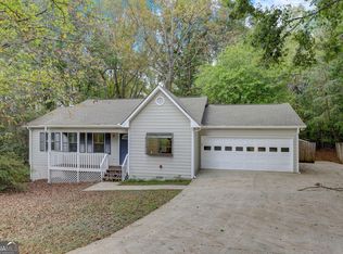 5651 Pinewood Dr, Flowery Branch, GA 30542