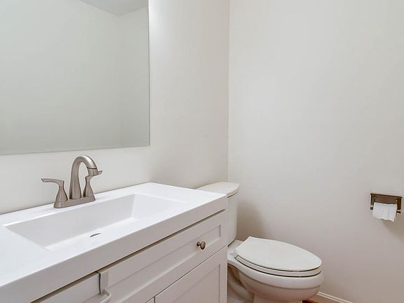 3rd image of 1207 Michigan Ct