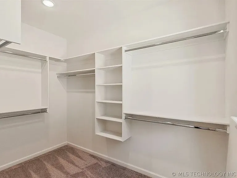 2722 E 134th Cir — Photo 38