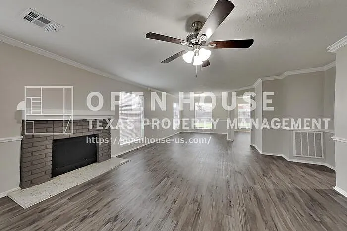 1247 Kings Creek Trl — Photo 4