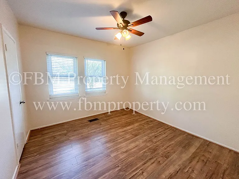 10693 S FM 148 — Photo 13