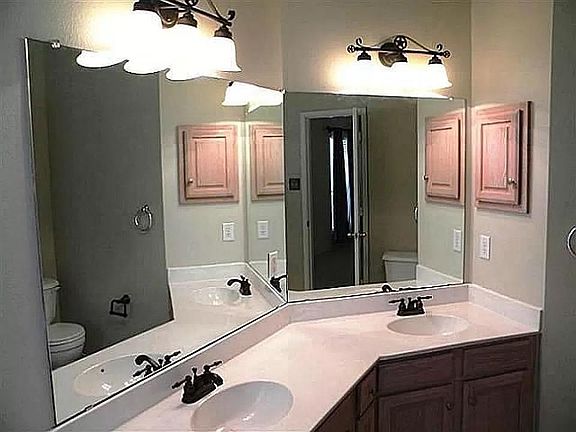 3rd image of 1123 Shady Oaks Ct