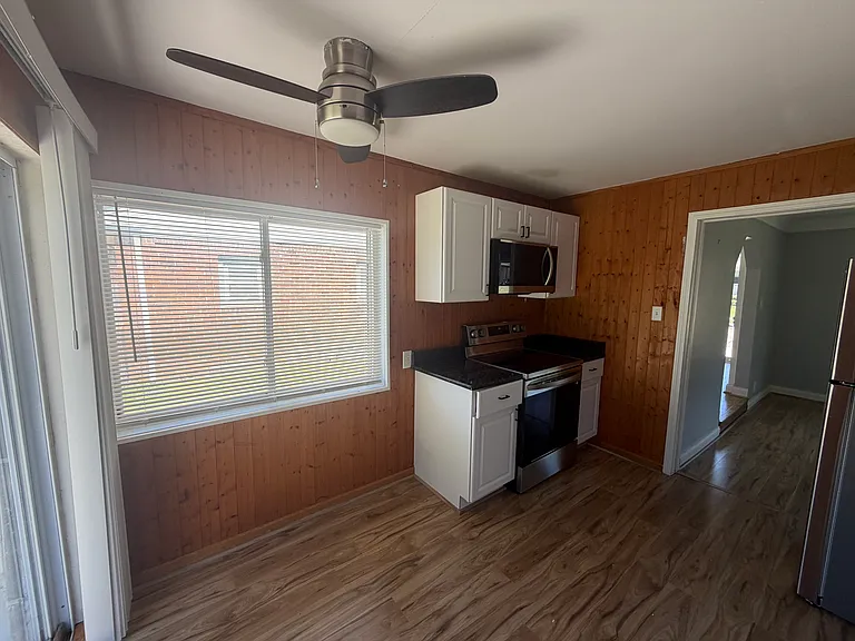 23734 Deziel St — Photo 16