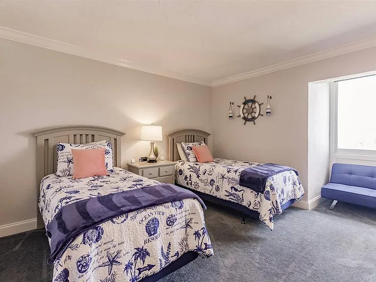 1125 W Peppertree Dr #705 — Photo 22