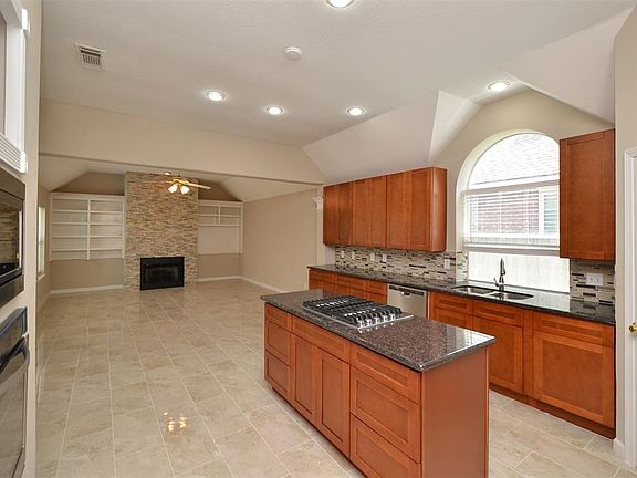 4th image of 5703 Overton Park Dr