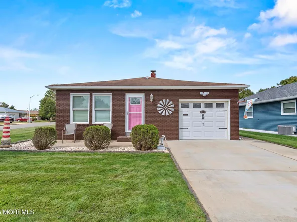 156 Guadeloupe Drive, Toms River, NJ 08757