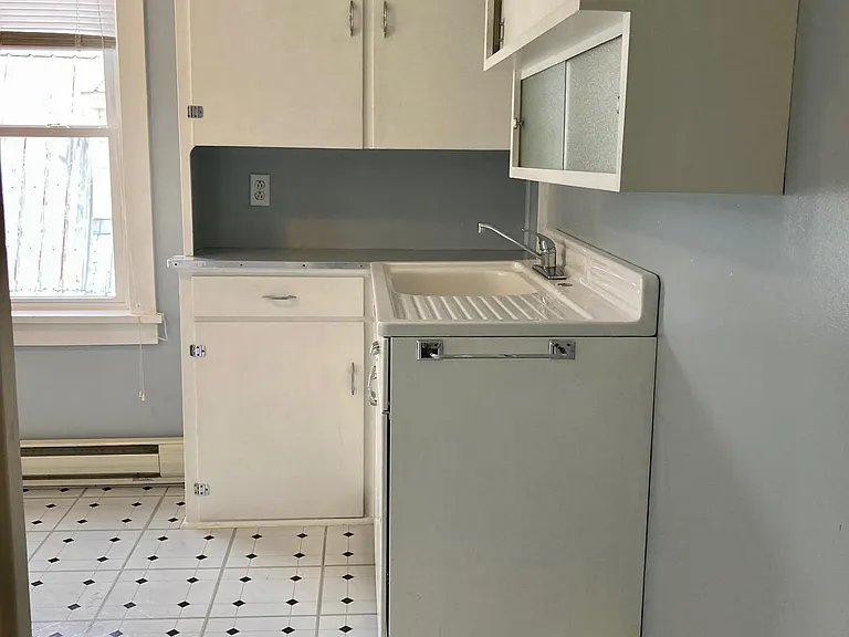 412 Main St #3 — Photo 2