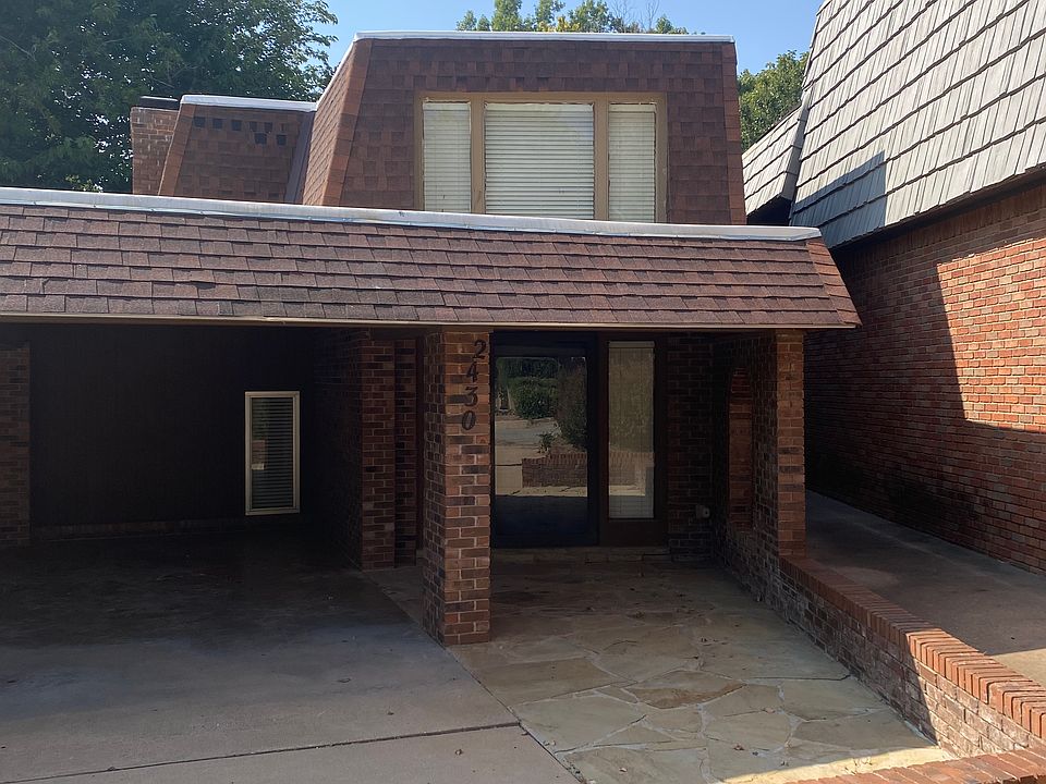 1st image of 2430 Sherwood Dr