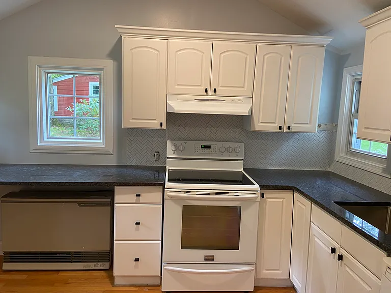 1015 Ridgefield Rd — Photo 4